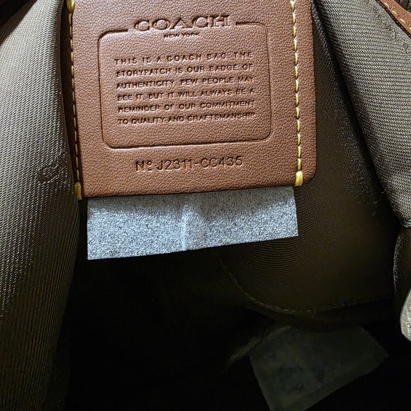 *New Coach Cary Pebbled Leather Shoulder Bag*** Charms Are Not Included** - Picture 6 of 9